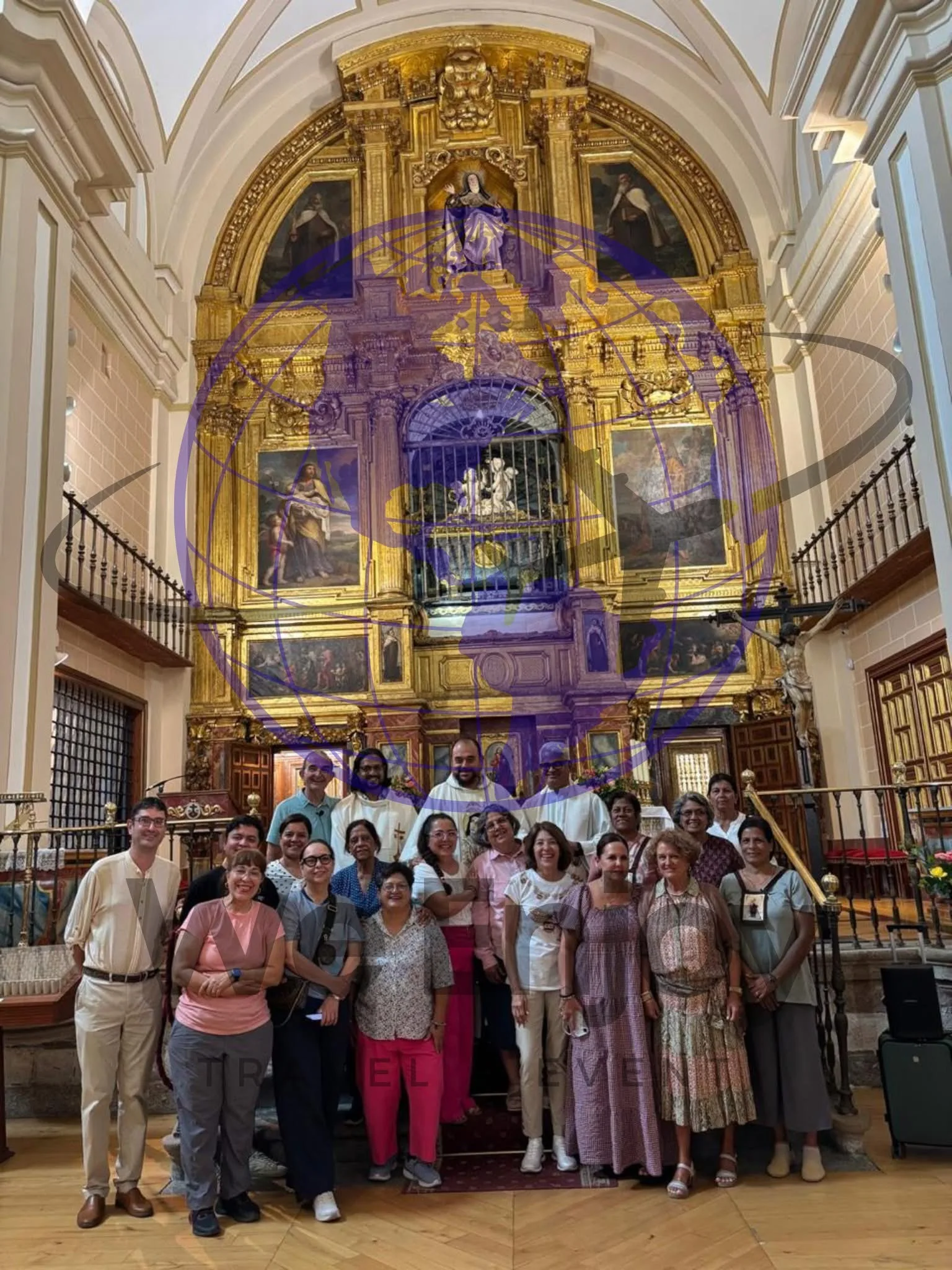 Grupo de viajeros de We Enjoy en una experiencia cultural